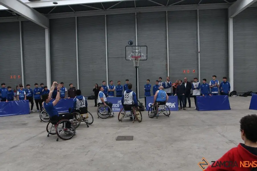 Los jugadores del CB Zamora se suman al baloncesto adaptado en FITECU_25