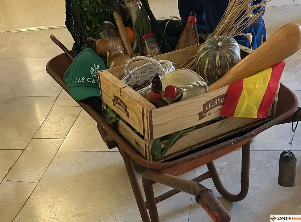 "Las Candilejas" arrancan la tarde de murgas en el Teatro Principal