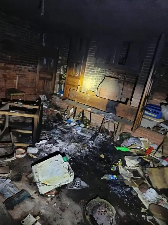 incendio declarado en una bodega y un garaje (3)