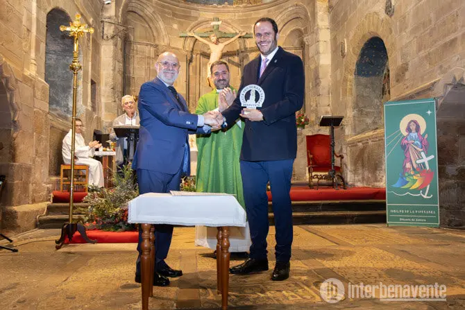 La Semana Santa de Benavente y la de Segovia firman su acuerdo de hermanamiento. IMAGEN INTERBENAVENTE