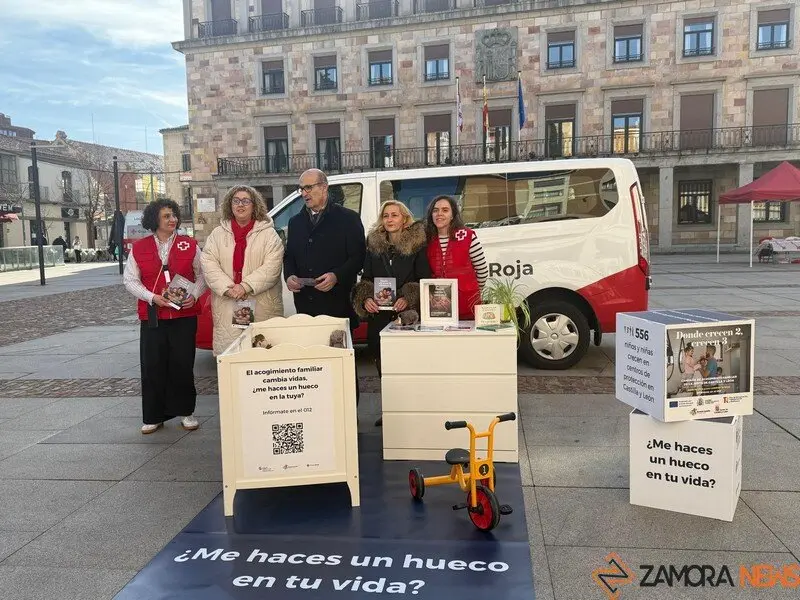 Cruz Roja sale a la calle con la campaña de El acogimiento Familiar cambia vidas