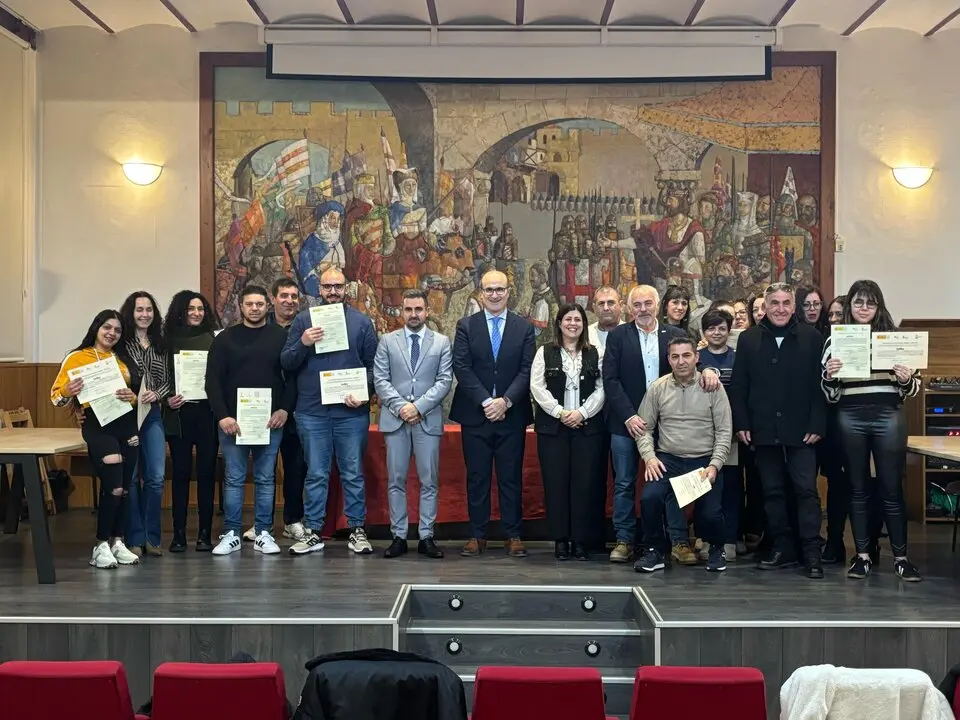 El delegado territorial de la Junta en Zamora, Fernando Prada, acompañado por la alcaldesa de Benavente, Beatriz Asensio, y el gerente provincial del Ecyl, Efrén Fernandez