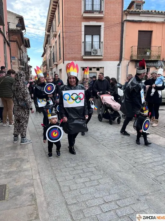 Los chupetines inauguran el carnaval de Toro