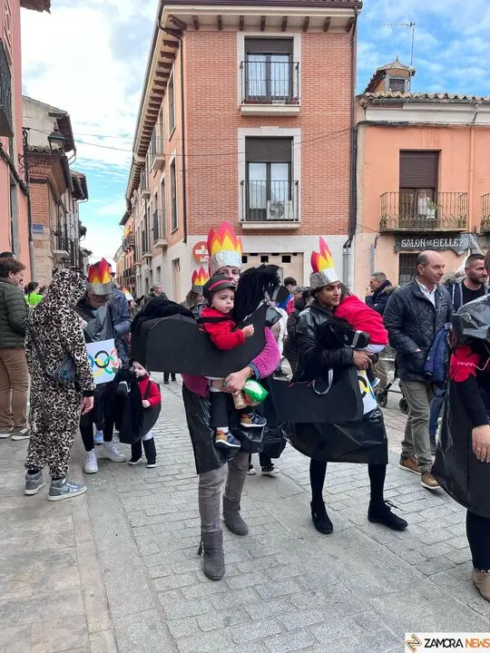 Los chupetines inauguran el carnaval de Toro