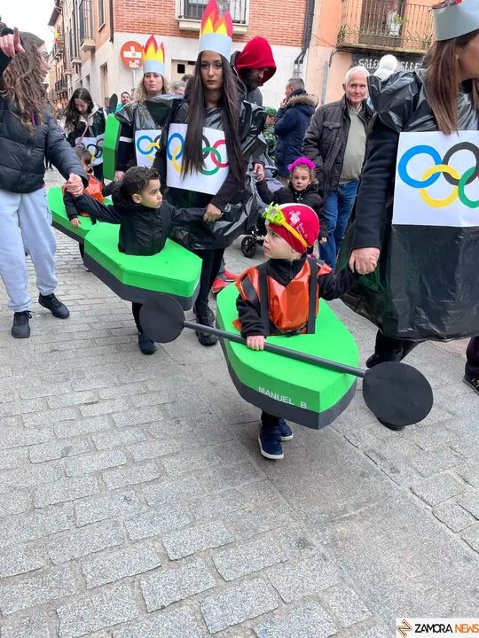 Los chupetines inauguran el carnaval de Toro