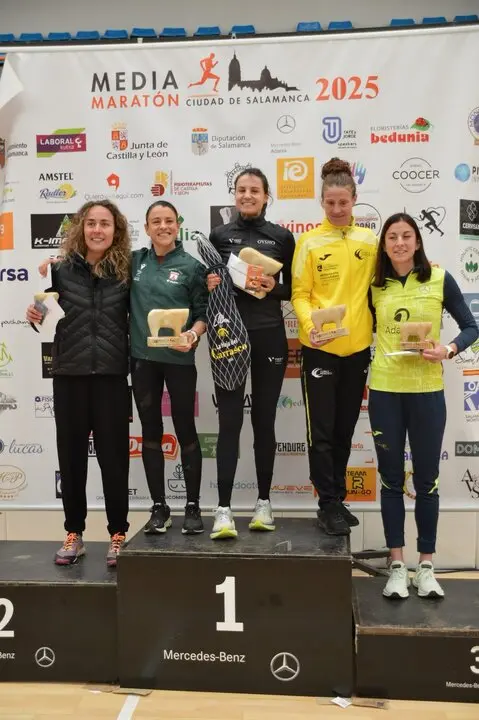PODIO FEMENINO MEDIA MARATON SALAMANCA