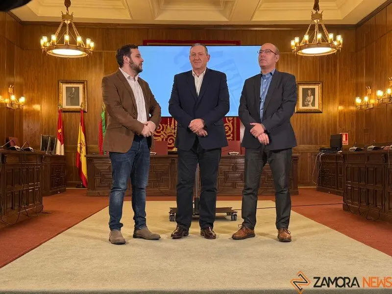 El presidente de la Diputación de Zamora, Javier Faúndez, el vicepresidente primero Víctor López de la Parte, y el diputado delegado del Área de Economía  José Manuel Salvador