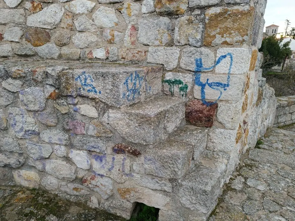 Limpieza muralla San Isidoro (1)