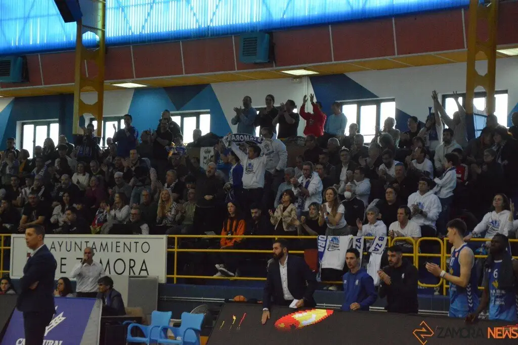 Caja Rural CB Zamora  Amics Castelló    _10