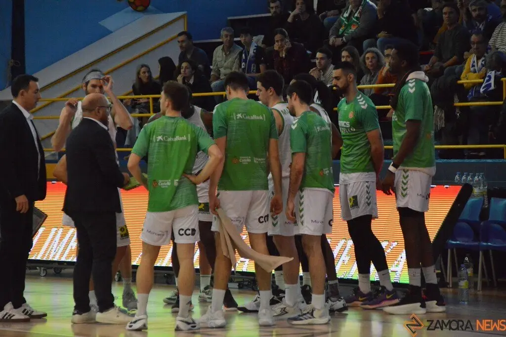 Caja Rural CB Zamora  Amics Castelló    _12