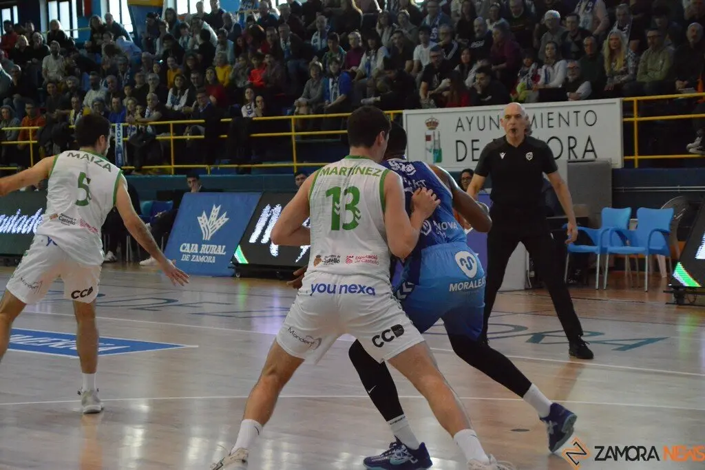 Caja Rural CB Zamora  Amics Castelló    _18