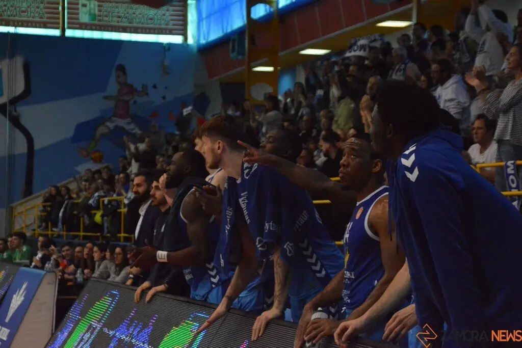 Caja Rural CB Zamora  Amics Castelló    _29