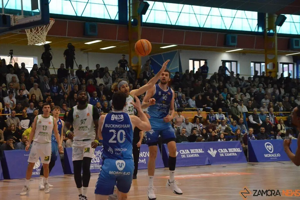 Caja Rural CB Zamora  Amics Castelló    _32