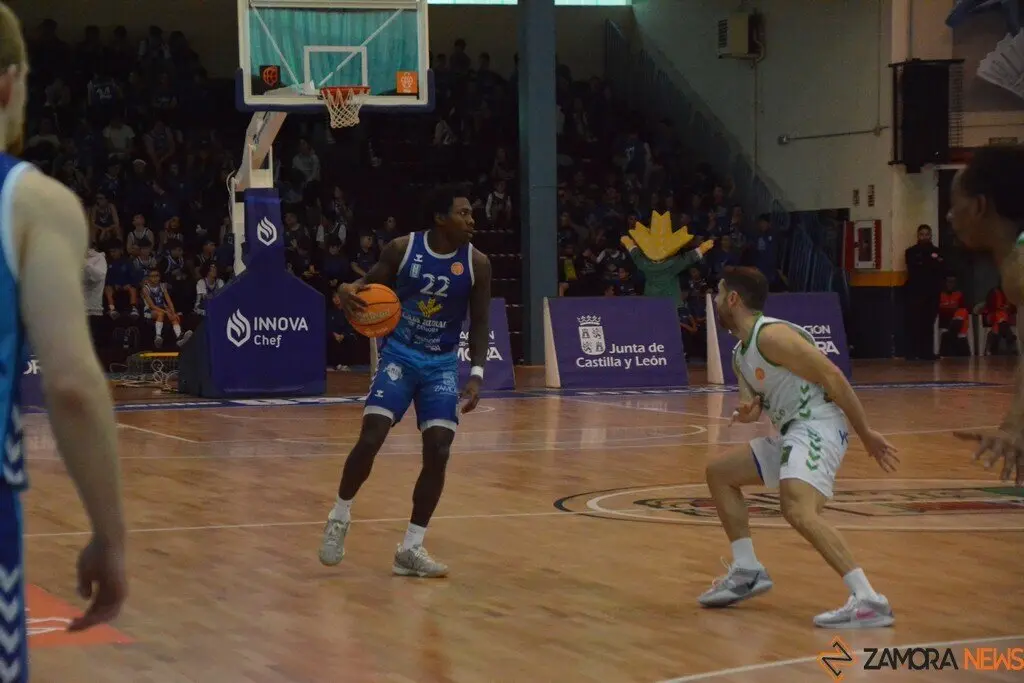 Caja Rural CB Zamora  Amics Castelló    _47