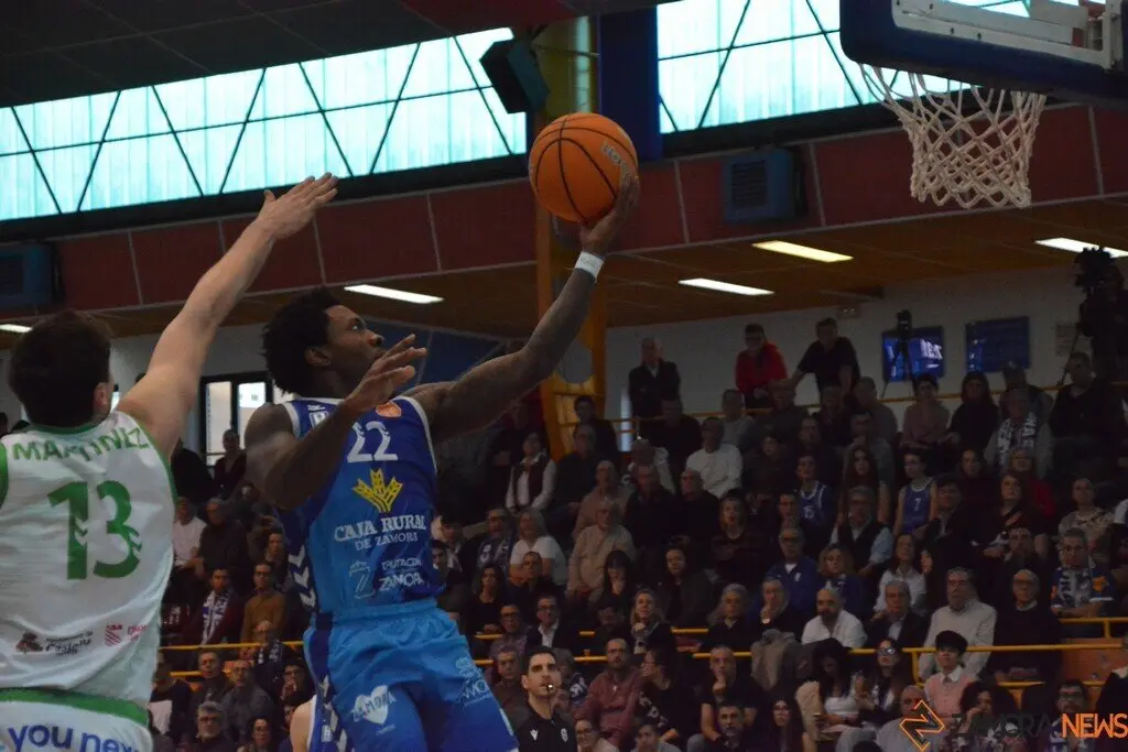 Caja Rural CB Zamora  Amics Castelló    _49