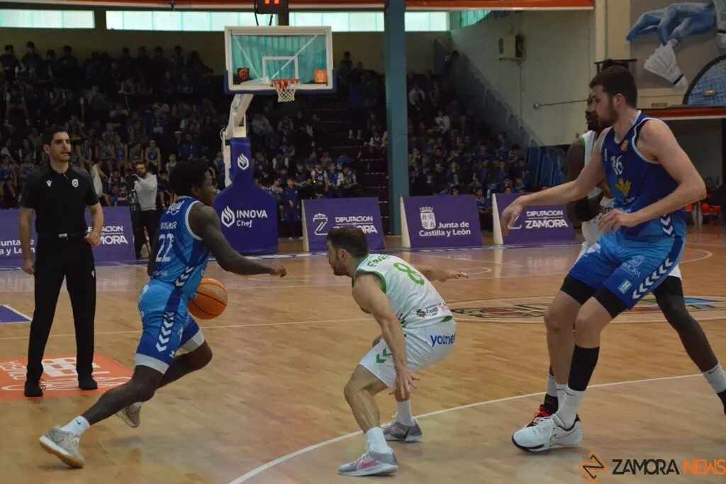 Caja Rural CB Zamora  Amics Castelló    _50