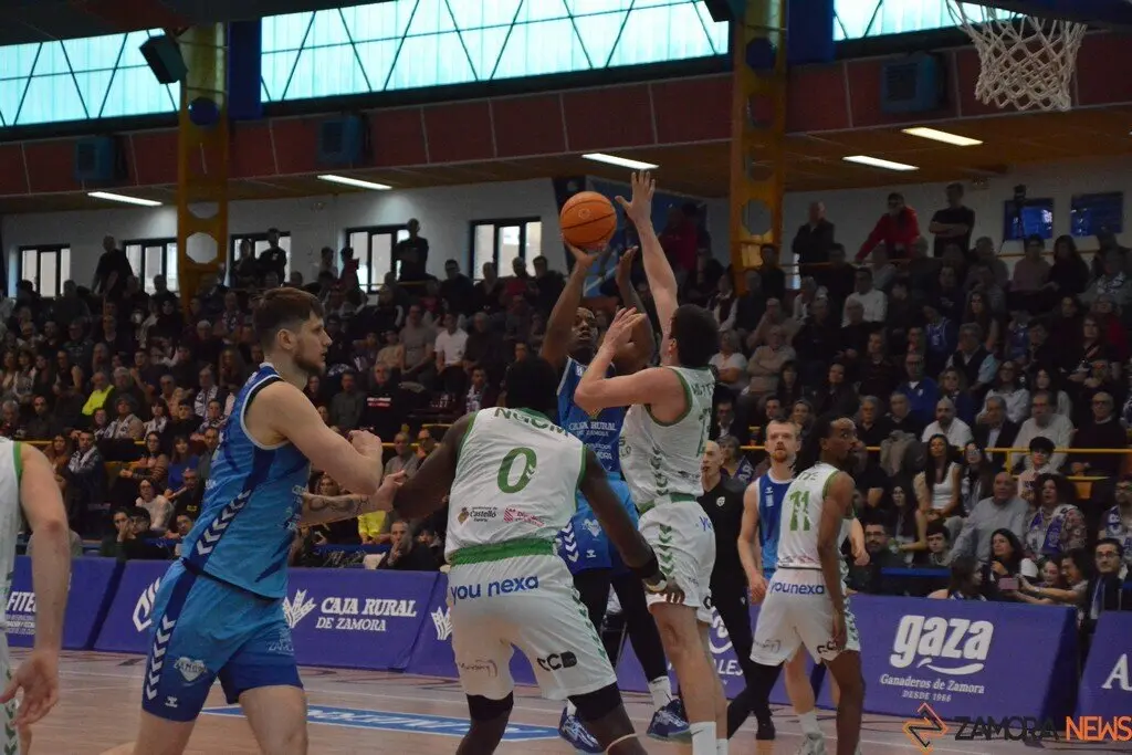 Caja Rural CB Zamora  Amics Castelló    _52