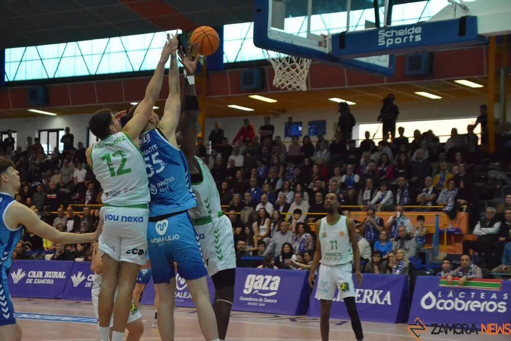 Caja Rural CB Zamora  Amics Castelló    _53