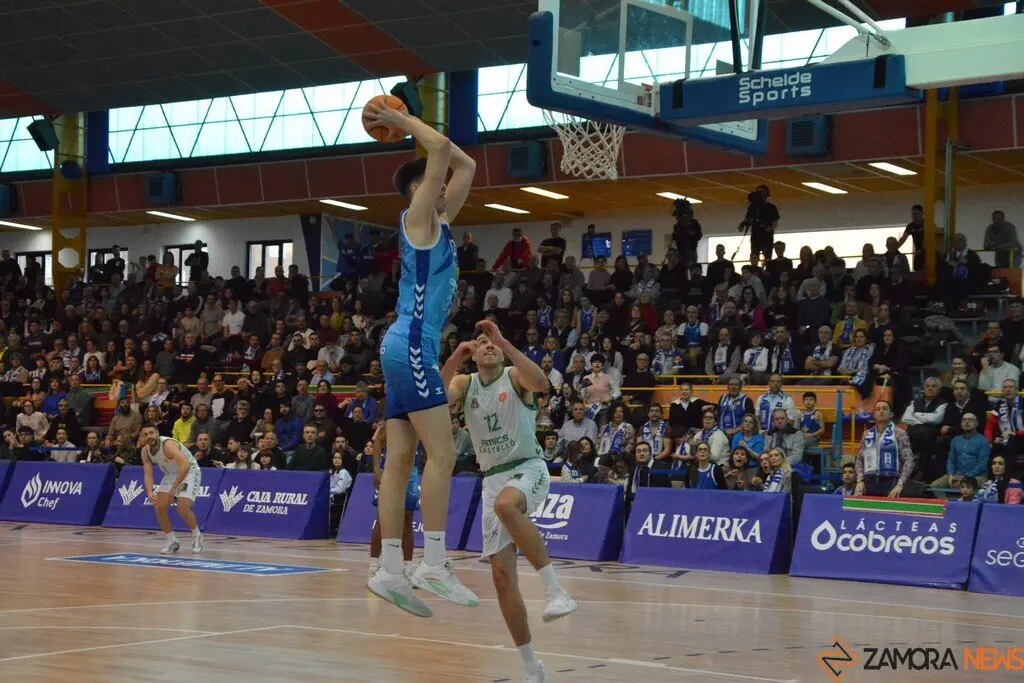 Caja Rural CB Zamora  Amics Castelló    _54