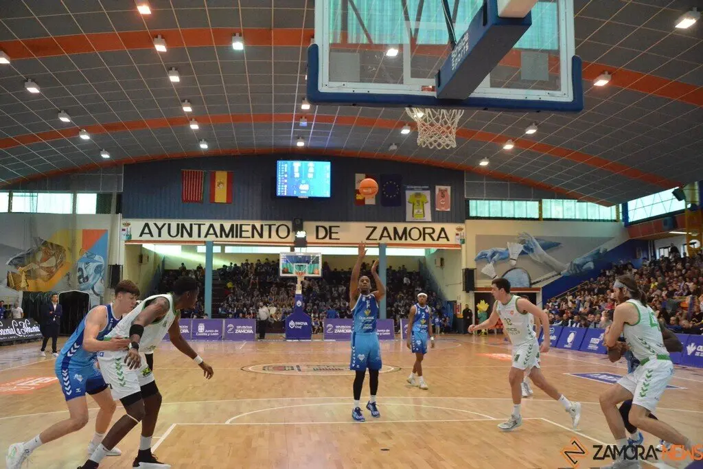 Caja Rural CB Zamora  Amics Castelló    _58