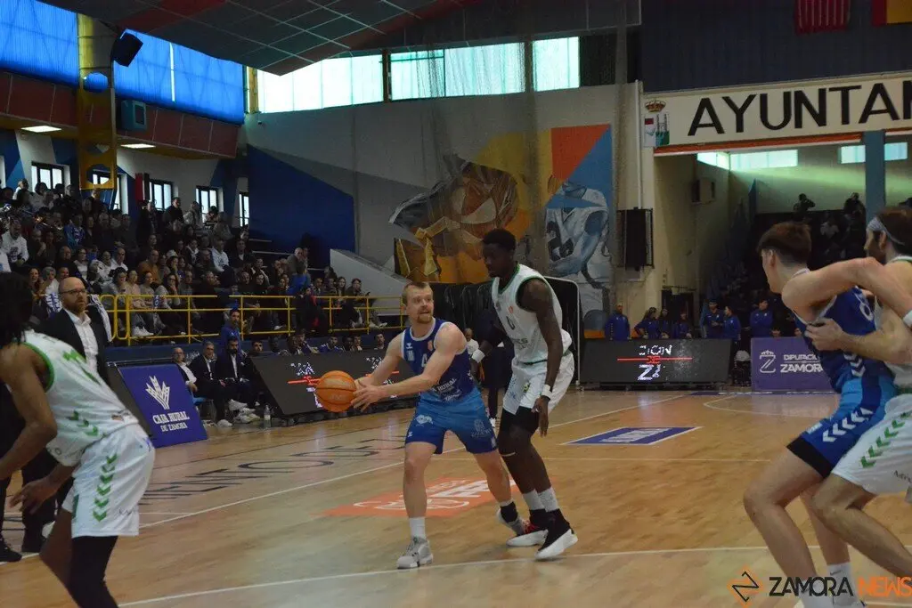 Caja Rural CB Zamora  Amics Castelló    _59