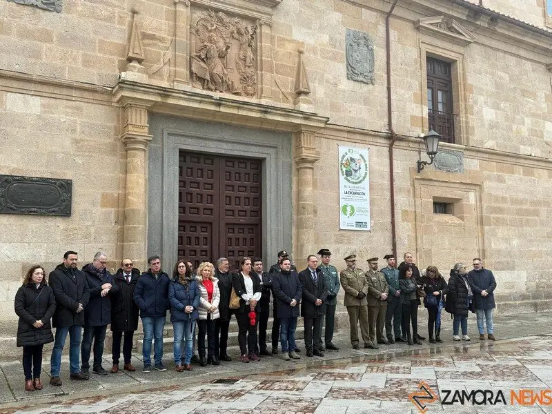 Zamora guarda un minuto de silencio por el 11M