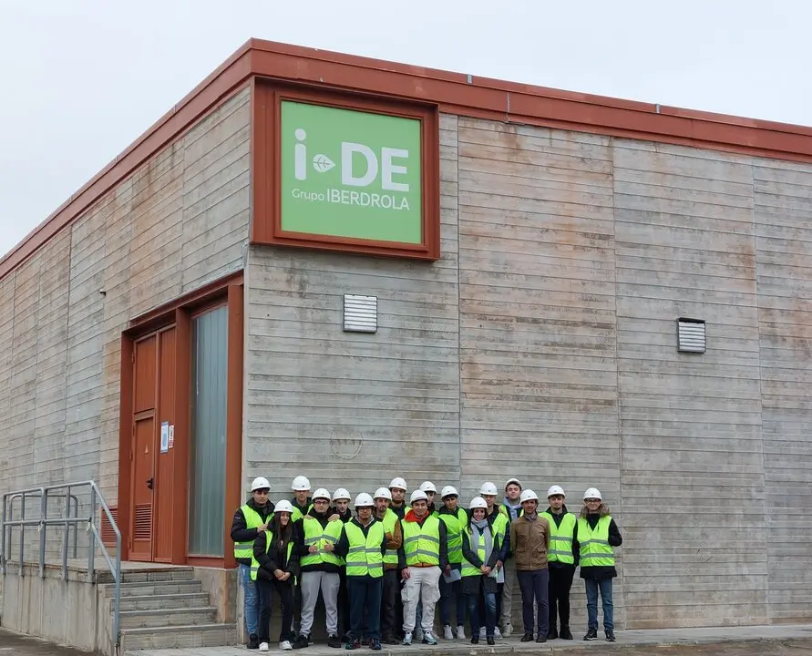 2025-03.- i-DE acerca sus instalaciones leonesas a estudiantes