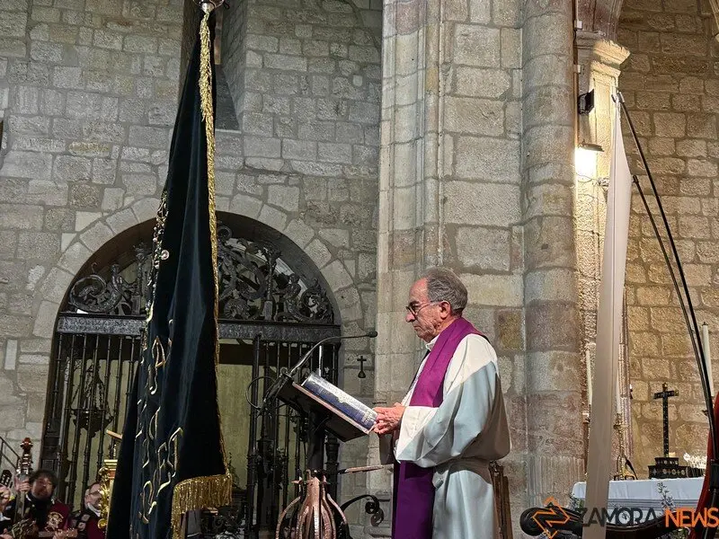 Acto de la acto de presentación de los niños a la Virgen de la Soledad y actuación de la tuna_8