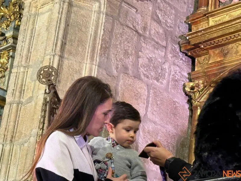 Acto de la acto de presentación de los niños a la Virgen de la Soledad y actuación de la tuna_19