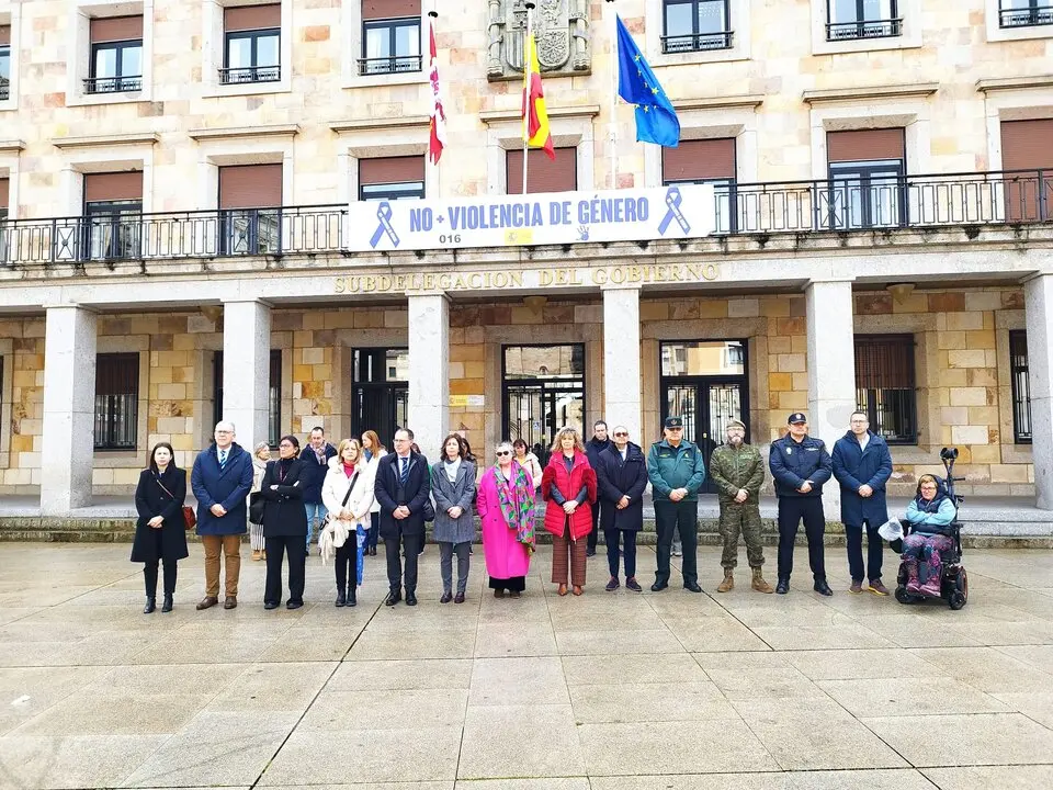 Minuto de silencio. Imagen de Subdelegación del Gobierno de Zamora