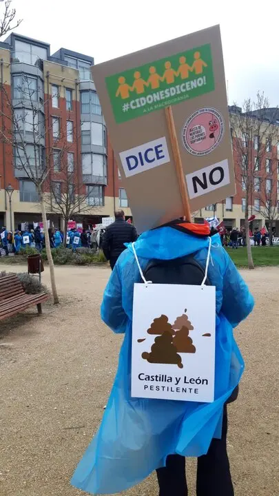 Los zamoranos alzan la voz en Valladolid contra las macro-plantas de biogás y macro-granjas. IMAGEN CEDIDA