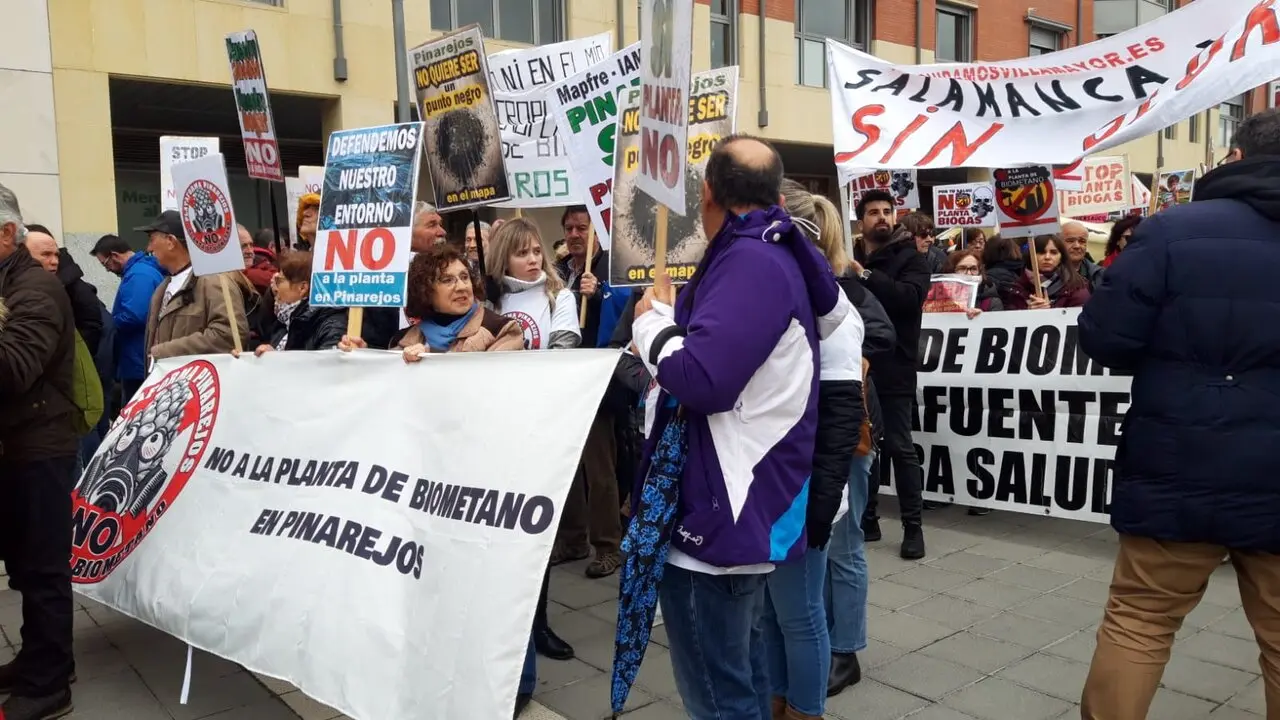 Los zamoranos alzan la voz en Valladolid contra las macro-plantas de biogás y macro-granjas. IMAGEN CEDIDA