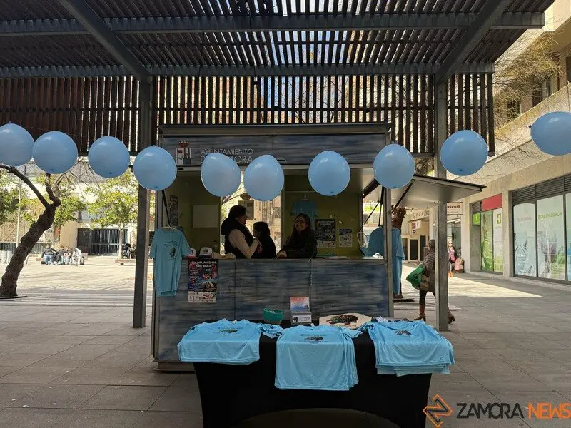 La caseta de Santa Clara ya está abierta y acoge un evento solidario por el Día Mundial del Autismo