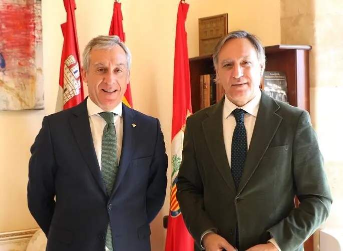 FOTO PRESIDENTE DE EUROCAJA RURAL, JAVIER LÓPEZ MARTÍN Y ALCALDE DE SALAMANCA, CARLOS GARCÍA CARBAYO