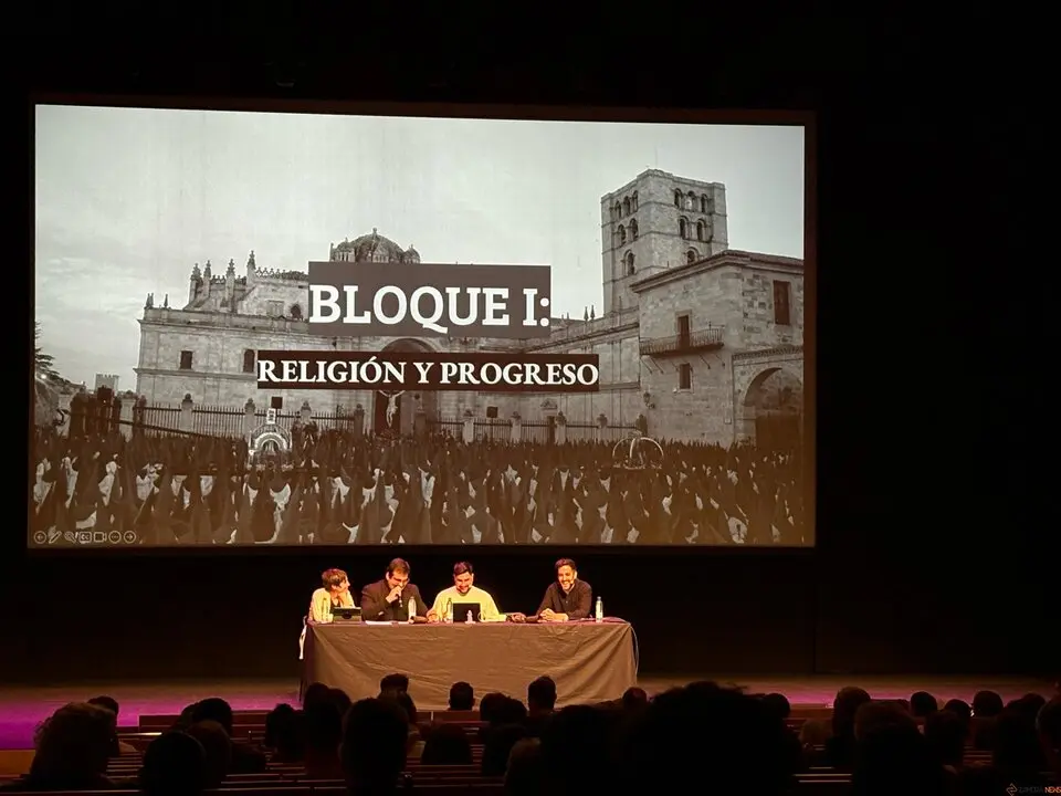 'PoZcas' sacude el Teatro Ramos Carrión con un debate sin filtros sobre la Semana Santa de Zamora