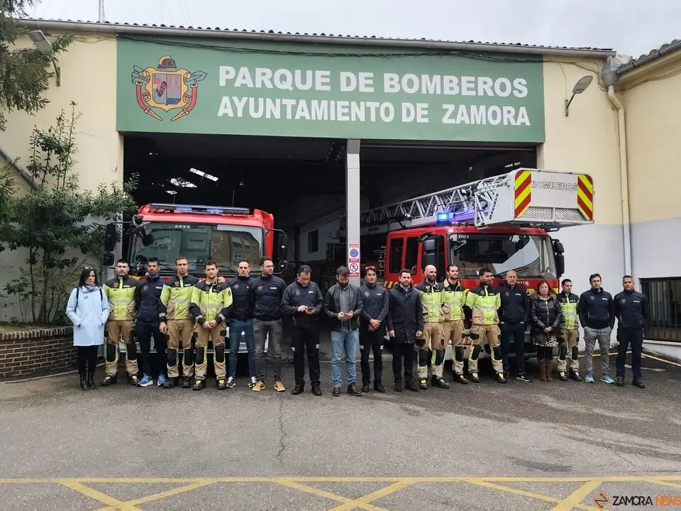 Zamora rinde homenaje a los bomberos fallecidos en Alcorcón