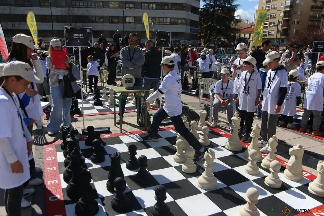 La tercera edición de ‘Pequeños Gigantes’ reúne a 22 colegios de la provincia en un torneo al aire libre