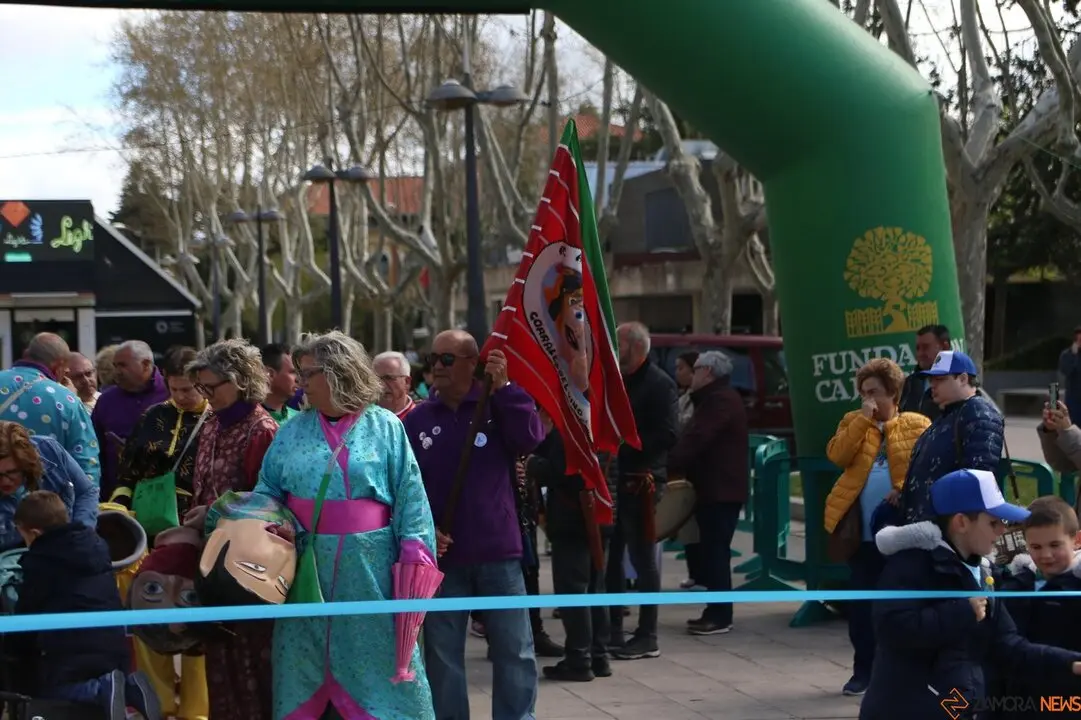 Zamora se vuelca con el autismo en una marcha que une a decenas de familias