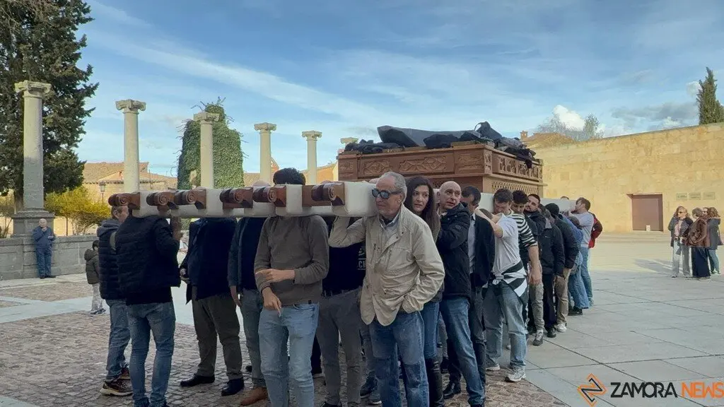 traslado de pasos de la Hermandad de Jesús Luz y Vida 