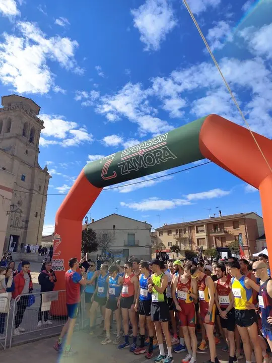 Más de un centenar de corredores participan en el 5K y 10K Villa de Fuentesaúco
