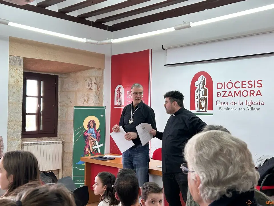 Más de diez nuevos cofrades se suman a la Real Cofradía de Jesús en su Entrada Triunfal en Jerusalén