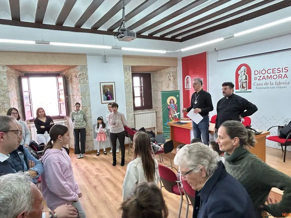 Más de diez nuevos cofrades se suman a la Real Cofradía de Jesús en su Entrada Triunfal en Jerusalén