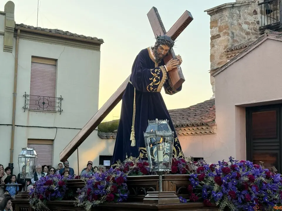 El Nazareno de San Frontis inaugura en el atardecer la Semana Santa de Zamora