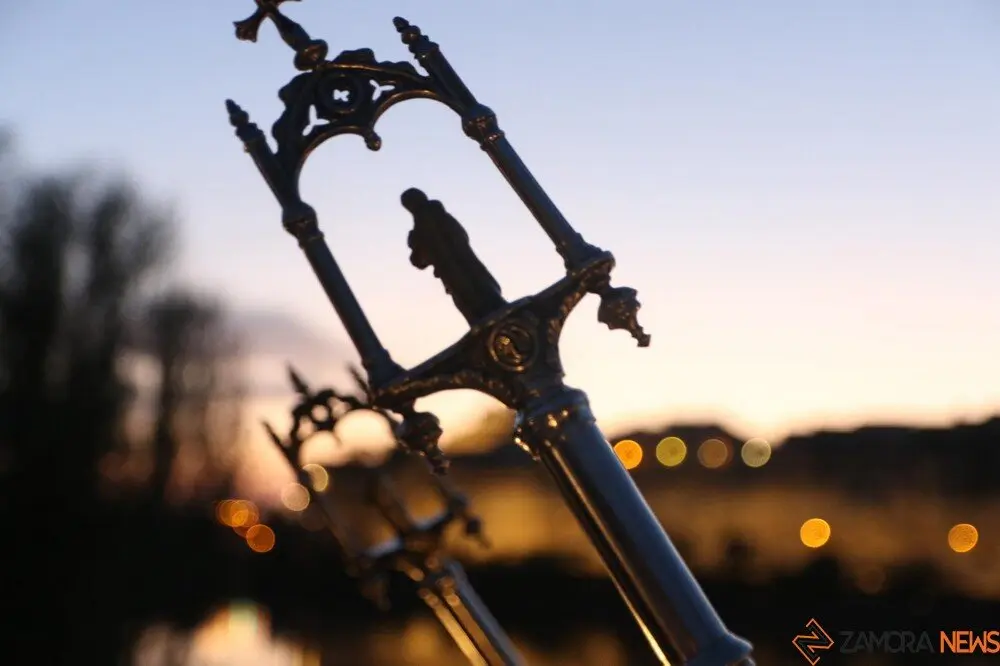 nazareno san frontis jueves traslado