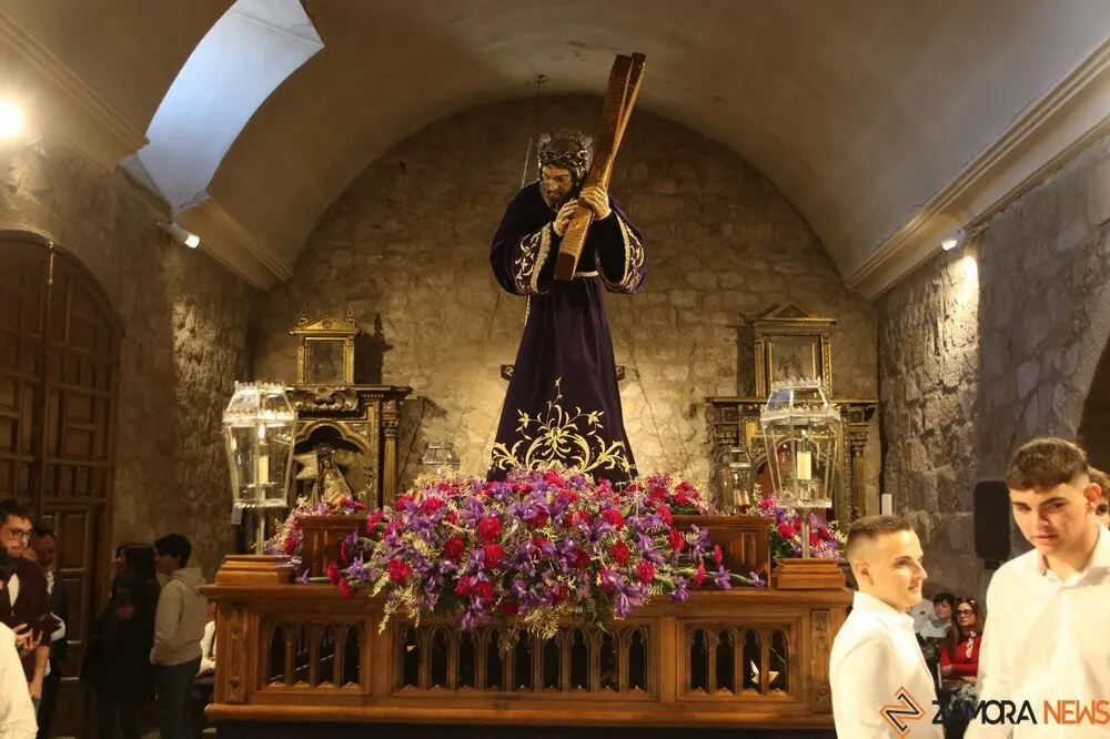 nazareno san frontis jueves traslado_4