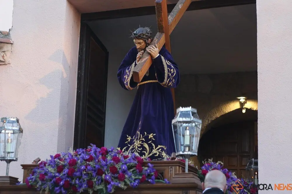 nazareno san frontis jueves traslado_6