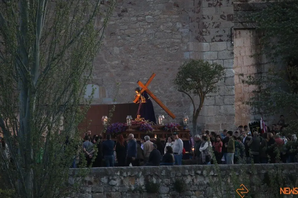 nazareno san frontis jueves traslado_19