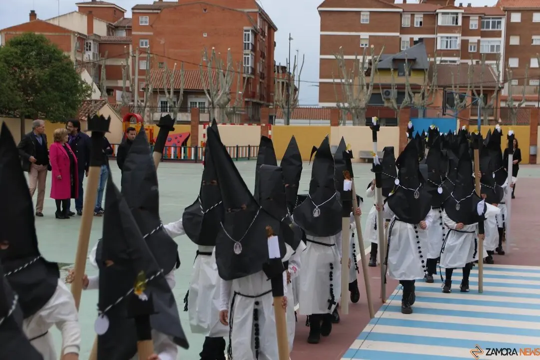 Colegio Nuestra Señora del Rocío - Fundación Amor de Dios, procesión de Nuestra Madre de las Angustias