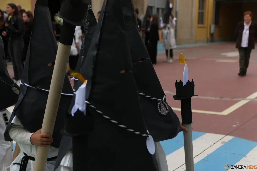 Colegio Nuestra Señora del Rocío - Fundación Amor de Dios, procesión de Nuestra Madre de las Angustias
