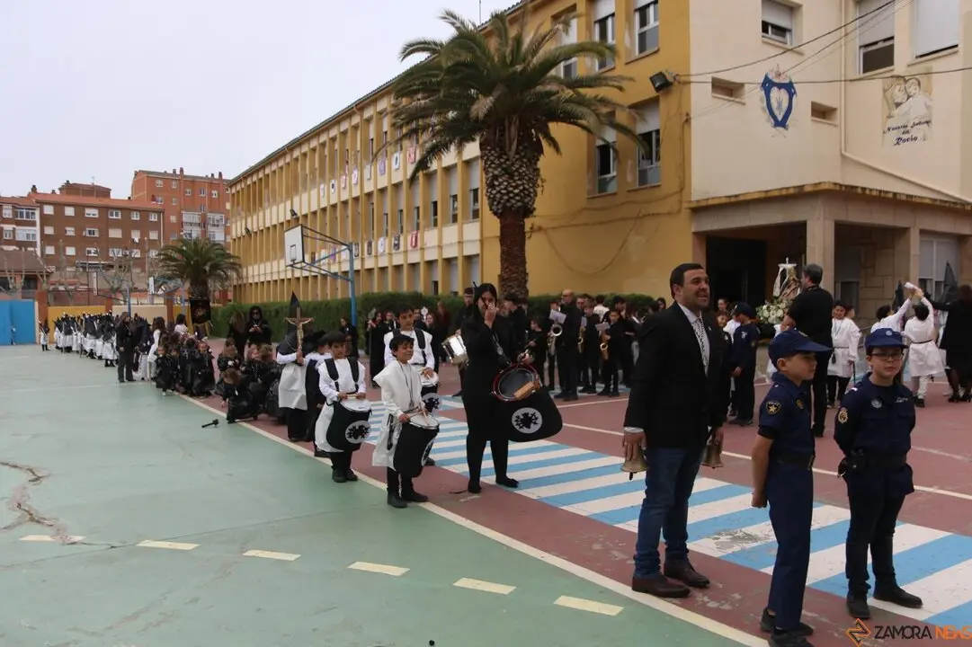Colegio Nuestra Señora del Rocío - Fundación Amor de Dios, procesión de Nuestra Madre de las Angustias